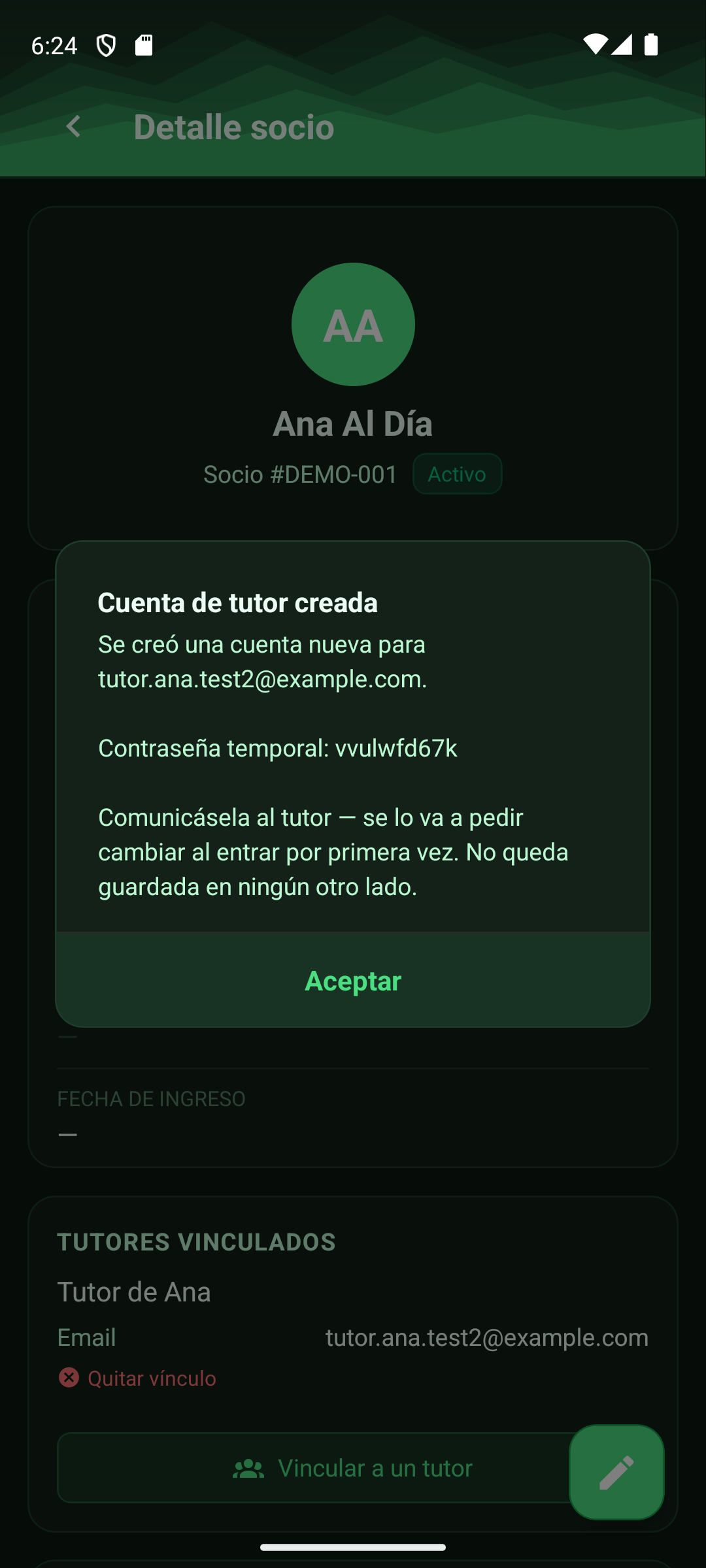Contraseña temporal al crear una cuenta de tutor nueva